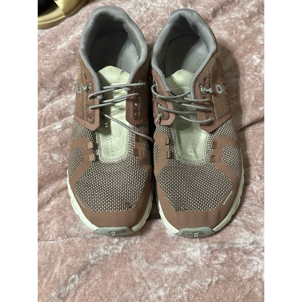 On cloud women’s shoes
